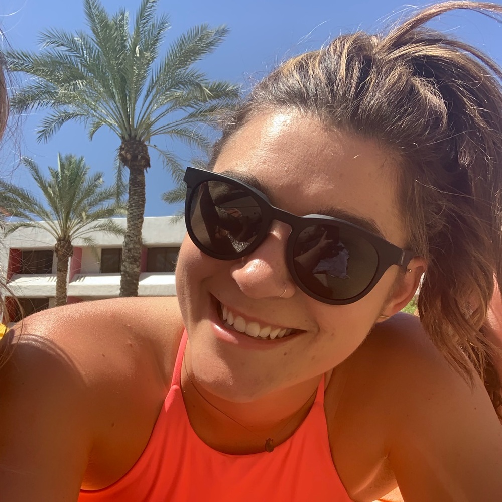 Meet your Posher, Joelle
